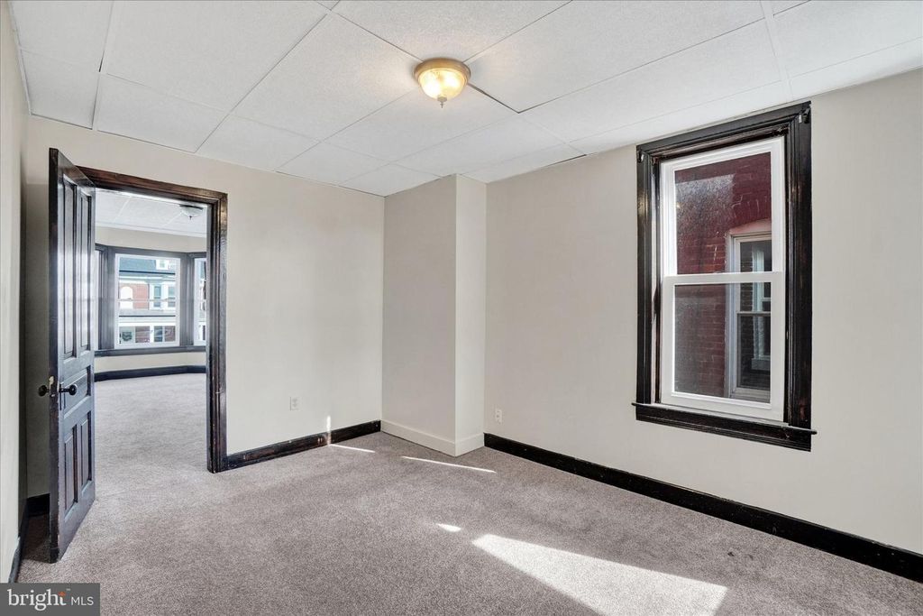 Image 18 of property listing at 642 PENNSYLVANIA AVE, York, PA 17404