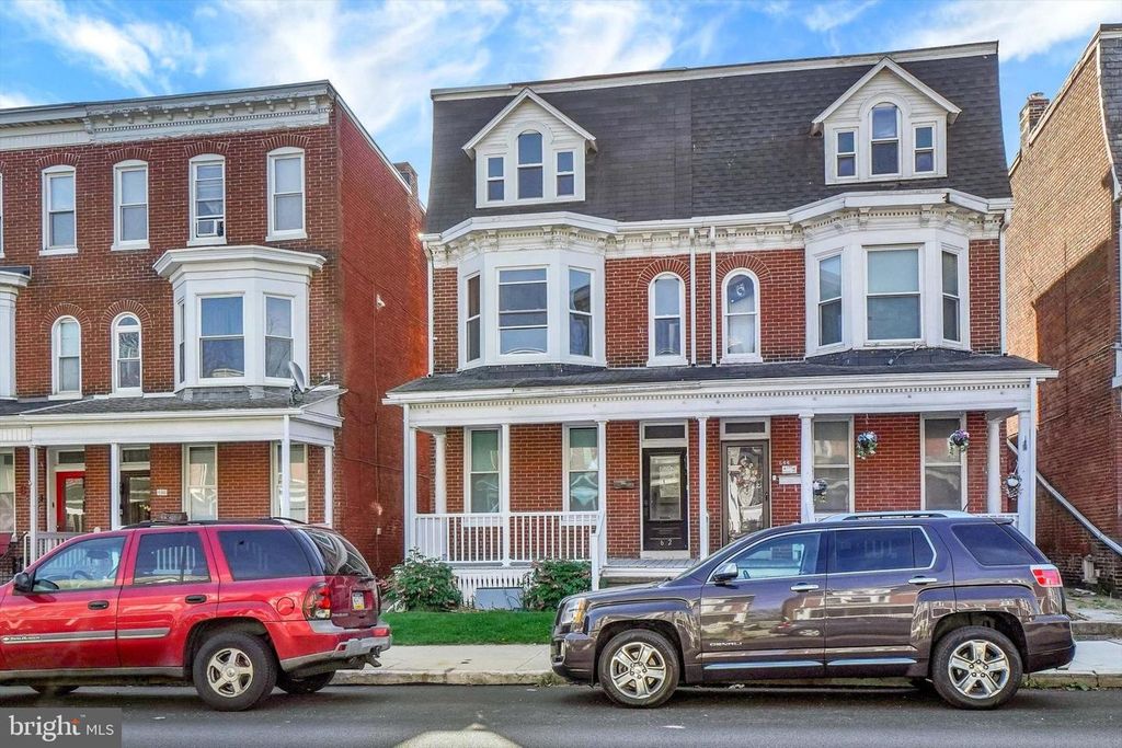 Image 2 of property listing at 642 PENNSYLVANIA AVE, York, PA 17404