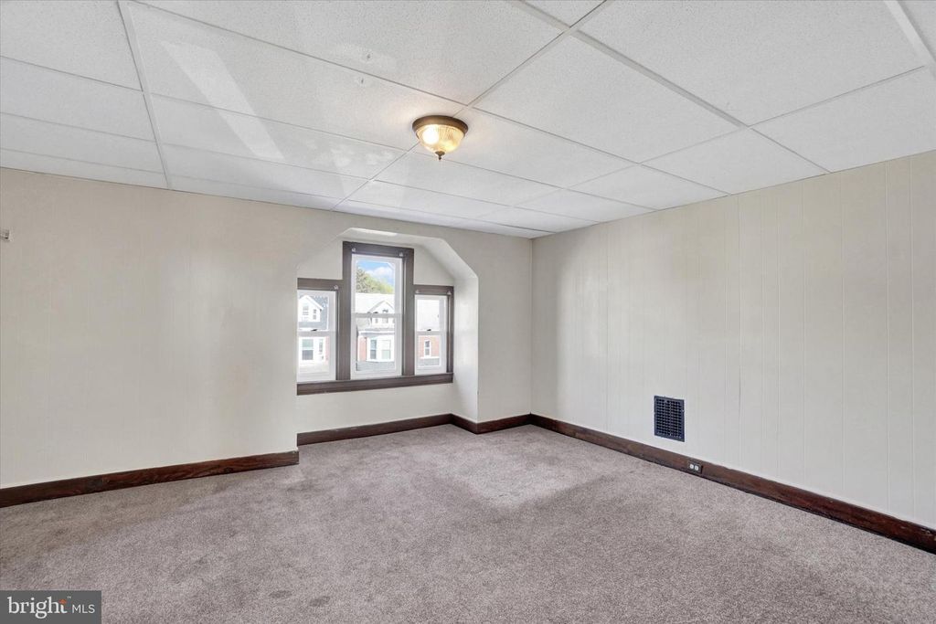 Image 22 of property listing at 642 PENNSYLVANIA AVE, York, PA 17404