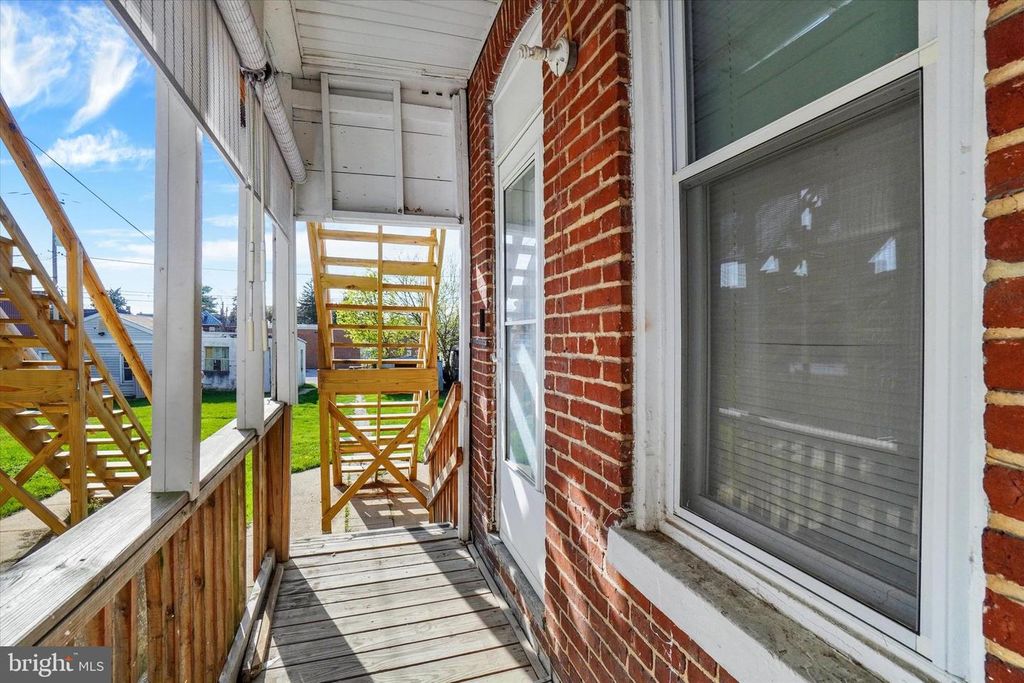 Image 24 of property listing at 642 PENNSYLVANIA AVE, York, PA 17404