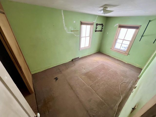 600 ROYALTON STREET, Waupaca, WI 54981