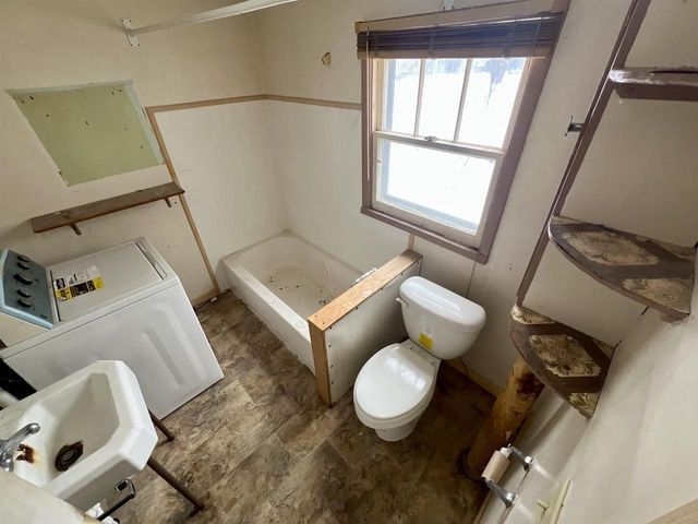 600 ROYALTON STREET, Waupaca, WI 54981