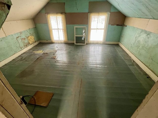 600 ROYALTON STREET, Waupaca, WI 54981