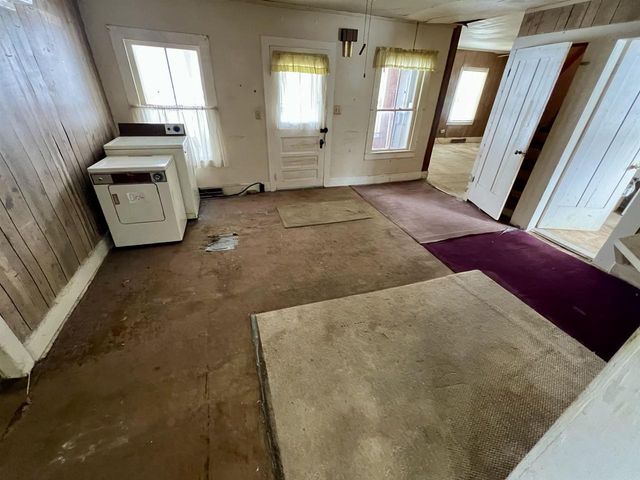 600 ROYALTON STREET, Waupaca, WI 54981