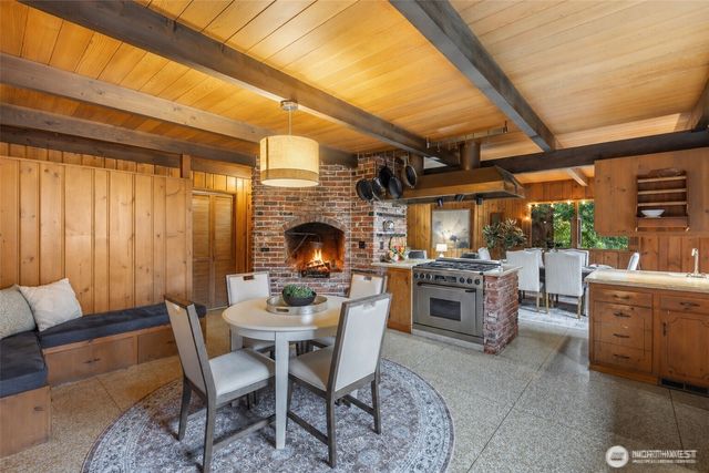 16521 NE 1st Place, Bellevue, WA 98008