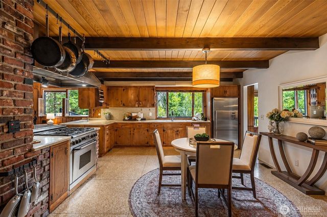 16521 NE 1st Place, Bellevue, WA 98008