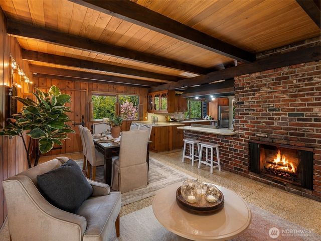 16521 NE 1st Place, Bellevue, WA 98008