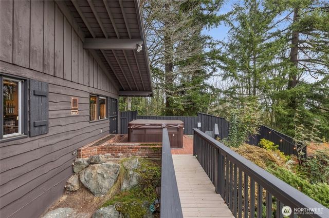16521 NE 1st Place, Bellevue, WA 98008