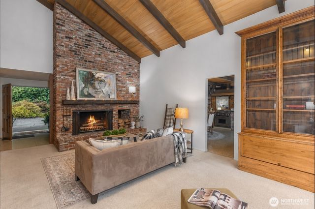 16521 NE 1st Place, Bellevue, WA 98008