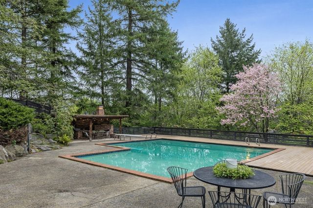 16521 NE 1st Place, Bellevue, WA 98008