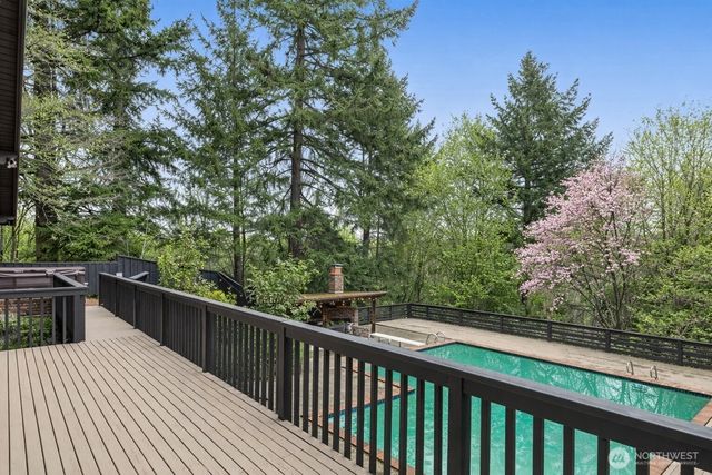16521 NE 1st Place, Bellevue, WA 98008