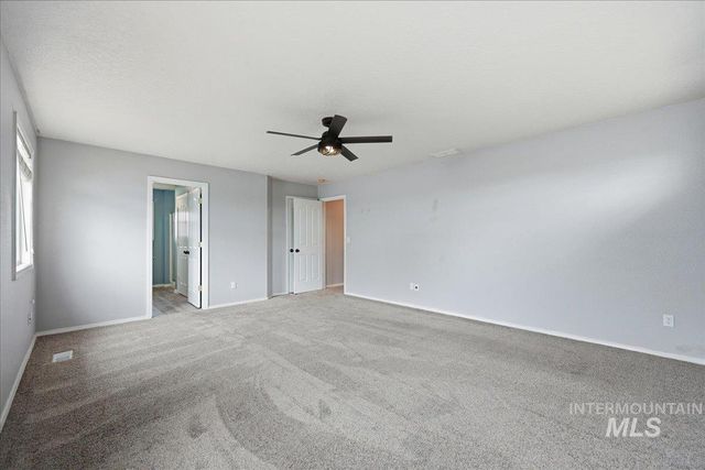 16023 N Saint Helens Dr, Nampa, ID 83651