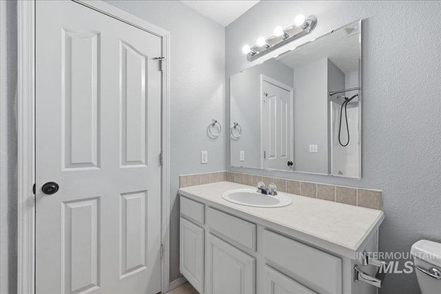 16023 N Saint Helens Dr, Nampa, ID 83651