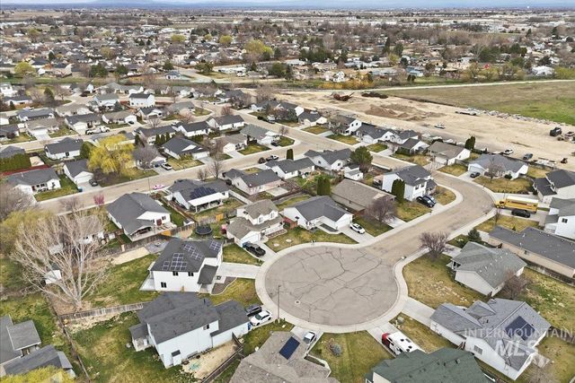 16023 N Saint Helens Dr, Nampa, ID 83651