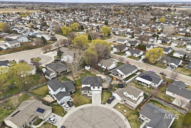 16023 N Saint Helens Dr, Nampa, ID 83651