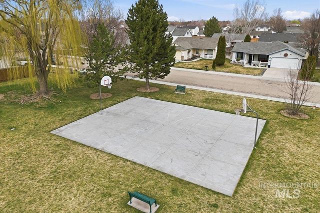 16023 N Saint Helens Dr, Nampa, ID 83651