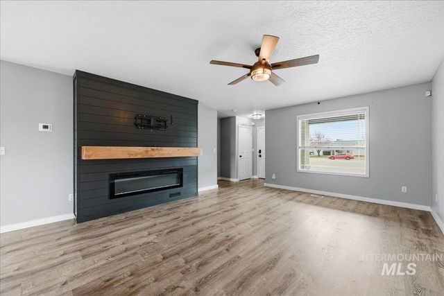 16023 N Saint Helens Dr, Nampa, ID 83651