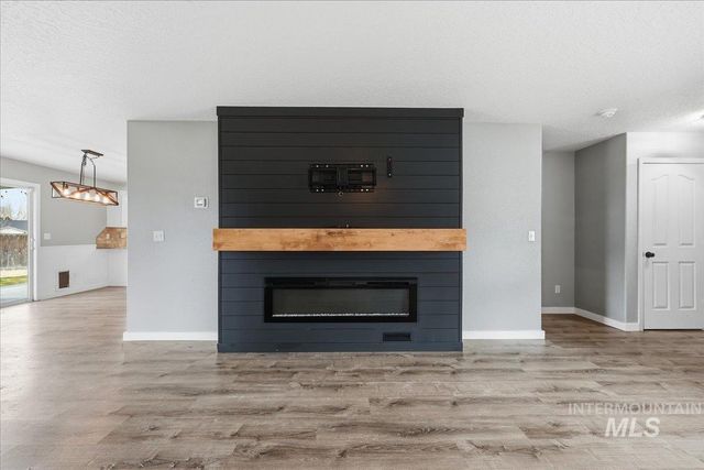 16023 N Saint Helens Dr, Nampa, ID 83651