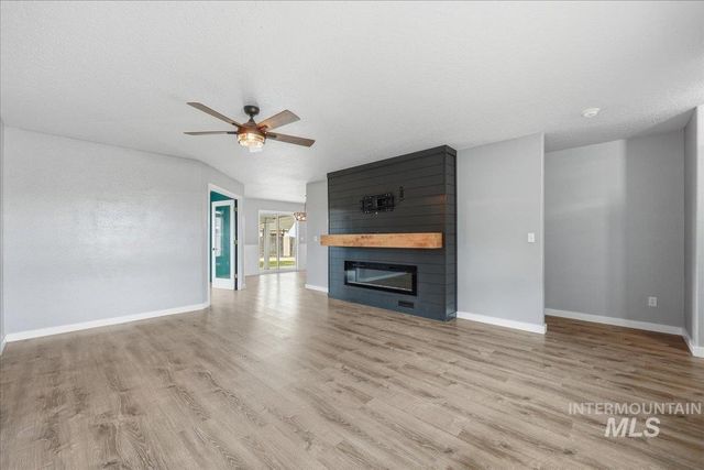 16023 N Saint Helens Dr, Nampa, ID 83651