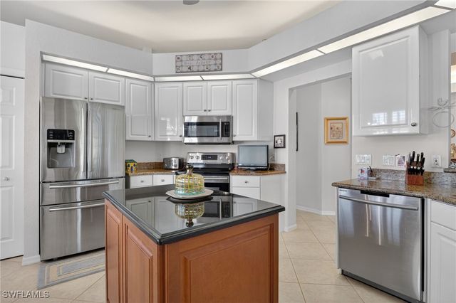 1867 Seville BLVD 422, Naples, FL 34109