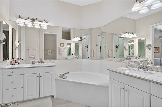 1867 Seville BLVD 422, Naples, FL 34109