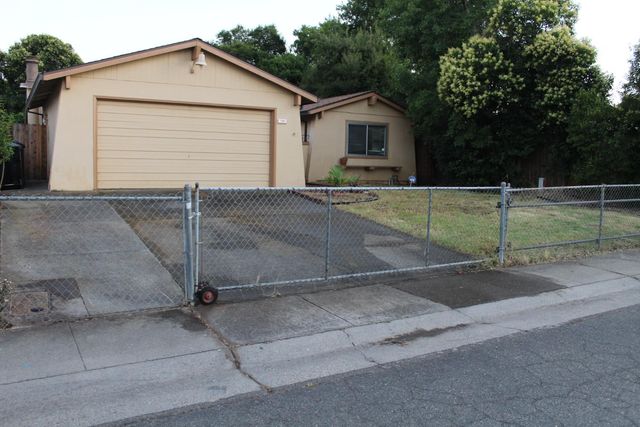 7326 Salazar Dr, North Highlands, CA 95660
