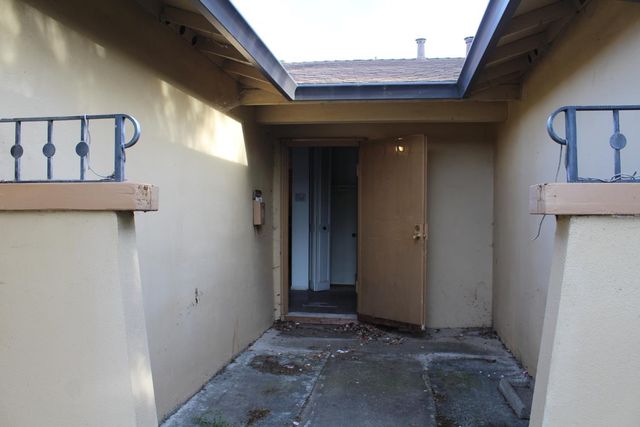 7326 Salazar Dr, North Highlands, CA 95660
