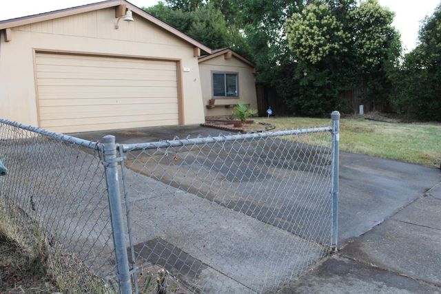 7326 Salazar Dr, North Highlands, CA 95660