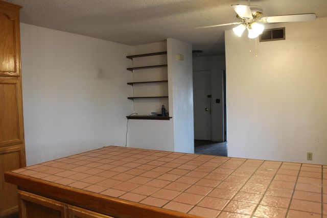 7326 Salazar Dr, North Highlands, CA 95660