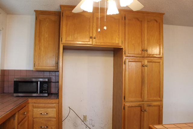 7326 Salazar Dr, North Highlands, CA 95660