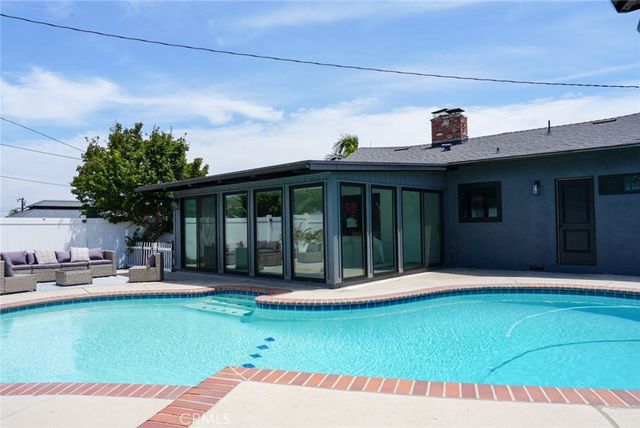 1641 W El Portal Dr, La Habra, CA 90631