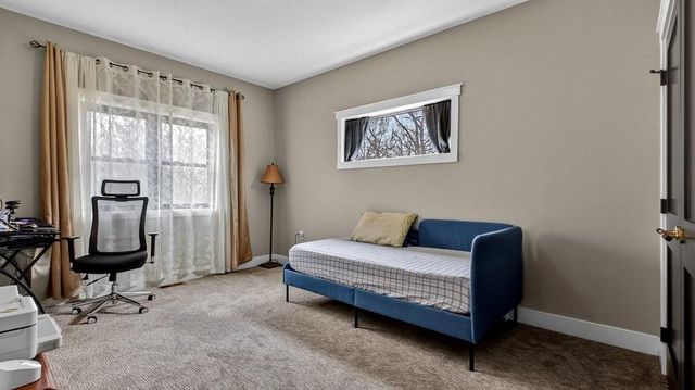 4642 S Oakwood Hills Parkway, Eau Claire, WI 54701