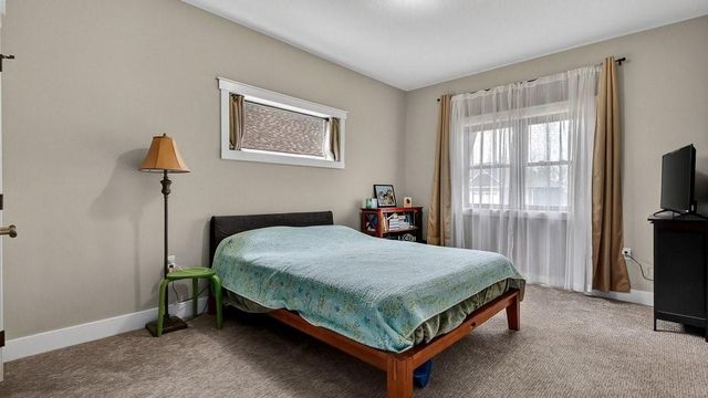 4642 S Oakwood Hills Parkway, Eau Claire, WI 54701