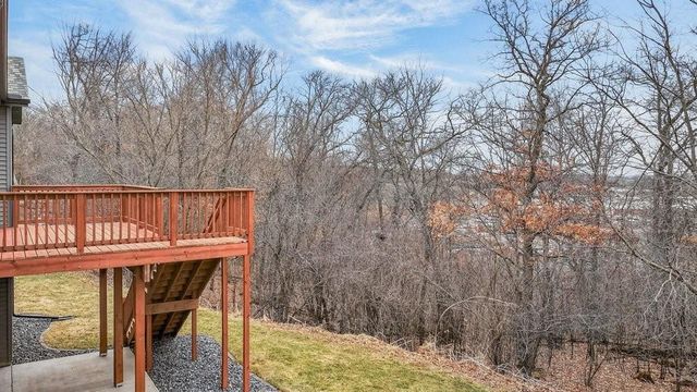 4642 S Oakwood Hills Parkway, Eau Claire, WI 54701
