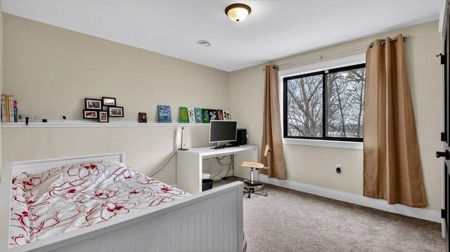 4642 S Oakwood Hills Parkway, Eau Claire, WI 54701
