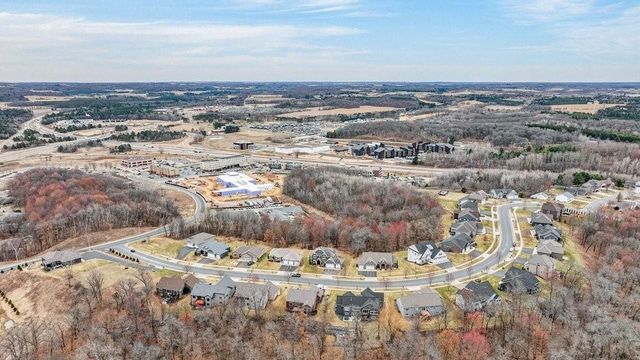 4642 S Oakwood Hills Parkway, Eau Claire, WI 54701