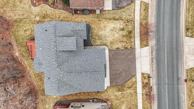 4642 S Oakwood Hills Parkway, Eau Claire, WI 54701