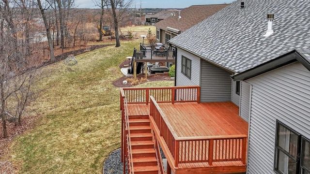 4642 S Oakwood Hills Parkway, Eau Claire, WI 54701