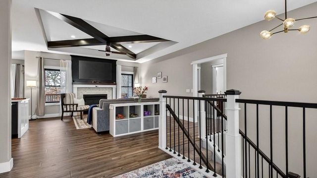 4642 S Oakwood Hills Parkway, Eau Claire, WI 54701