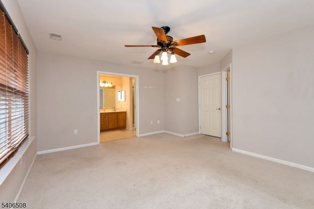 14 Scarlet Oak Dr, Montgomery Twp., NJ 08540