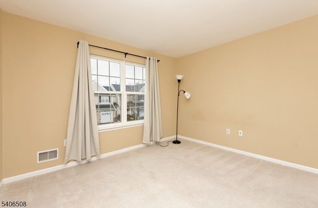 14 Scarlet Oak Dr, Montgomery Twp., NJ 08540