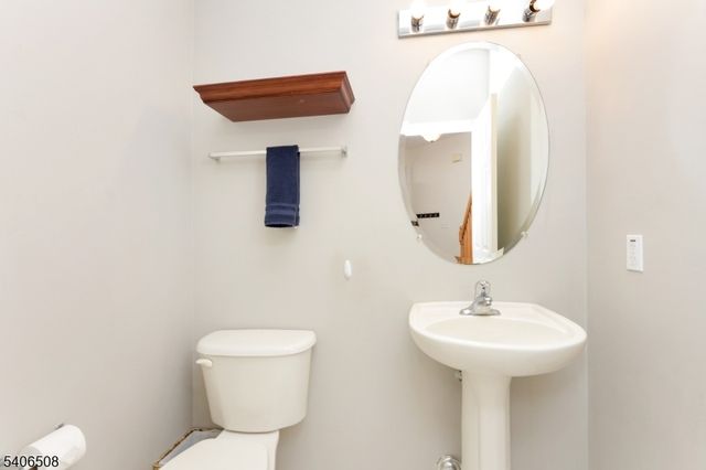 14 Scarlet Oak Dr, Montgomery Twp., NJ 08540