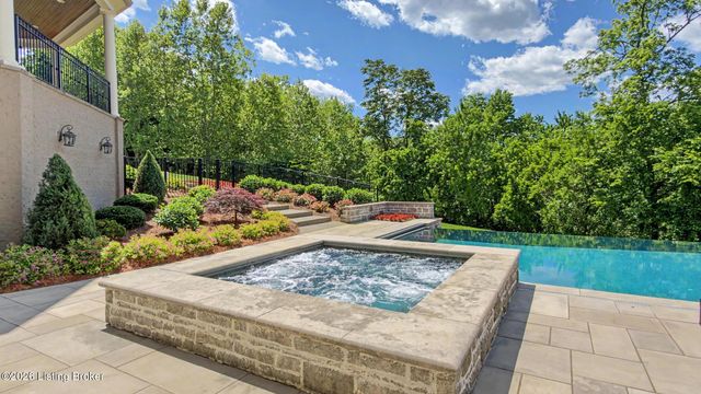 5706 Harrods Glen Dr, Prospect, KY 40059