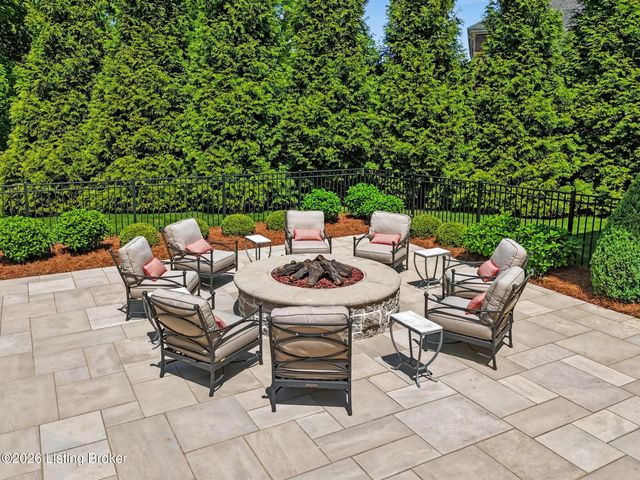5706 Harrods Glen Dr, Prospect, KY 40059