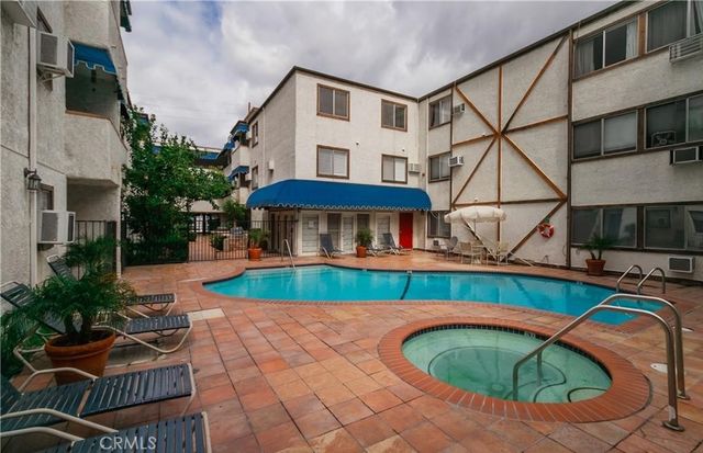 18530 Hatteras Street 218, Tarzana, CA 91356