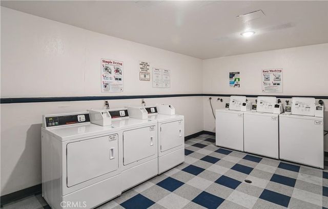 18530 Hatteras Street 218, Tarzana, CA 91356