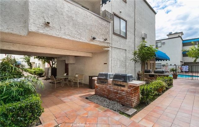 18530 Hatteras Street 218, Tarzana, CA 91356