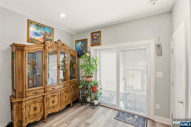 41 15th Avenue, Elmwood Park, NJ 07407