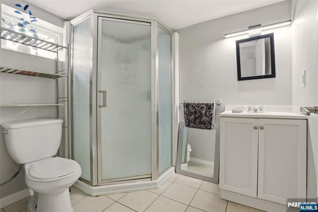 41 15th Avenue, Elmwood Park, NJ 07407