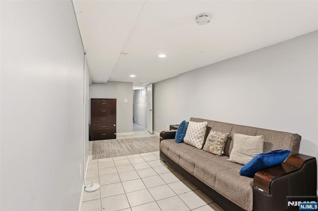 41 15th Avenue, Elmwood Park, NJ 07407